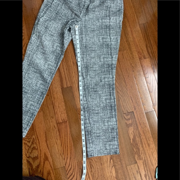 Katherine Barclay Cropped Pants- Sz 8.    EUC! - Picture 8 of 10